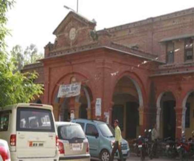 आगरा: भू-राजस्व बकाया के चलते संपत्तियों की जब्ती की गई