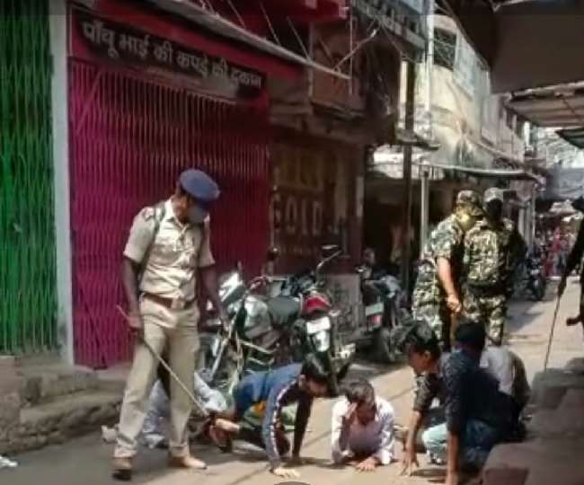 Sitamarhi: सड़क पर बेवजह की भीड़ को कम कराने गई पुलिस पर फूटा लोगों का गुस्सा, सुप्पी में पुलिसकर्मियों को बनाया बंधक