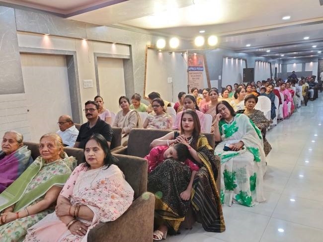 आर्ट आफ लिविग के बैनर तले भजन सुन श्रोता हुए विभोर