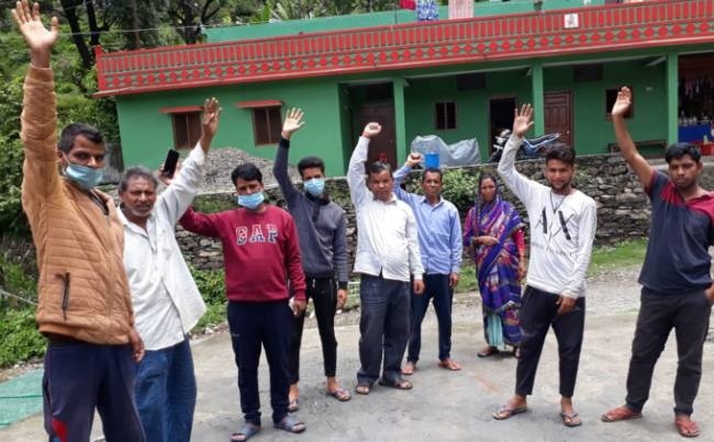 गल्लगांव देवलीमाफी सड़क की बदहाली पर फूटा आक्रोश
