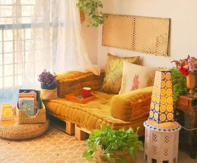 Home Interior Design TIPS: घर के इंटीरियर में पीले रंग को कुछ इस तरह करें शामिल और माहौल को बनाएं खुशनुमा