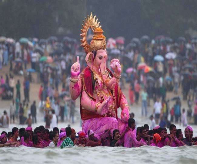दिल्ली में इन 5 जगहों पर प्रतिमा विसर्जन पड़ेगा भारी, लगेगा 50,000 रुपये जुर्माना