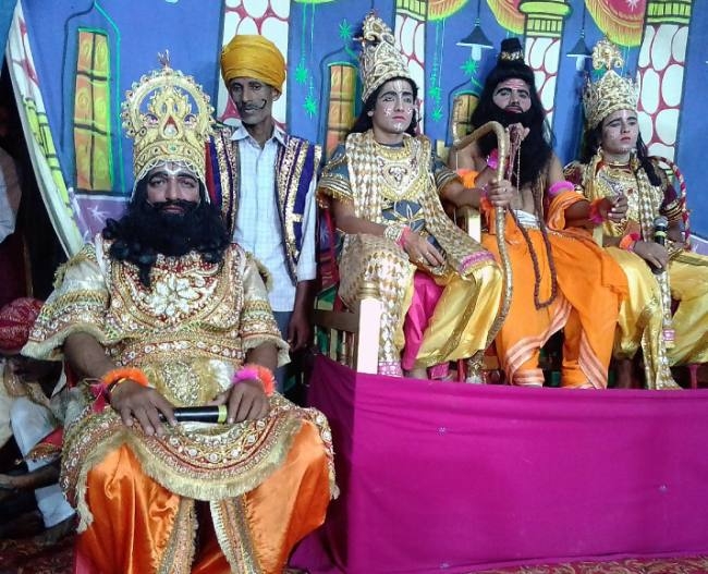 धनुष टूटते ही लगे जय श्रीराम के जयकारे