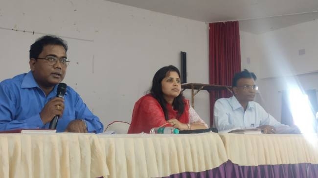 प्रशिक्षण शिविर में उपविकास आयुक्त ने पढ़ाया दायित्व का पाठ