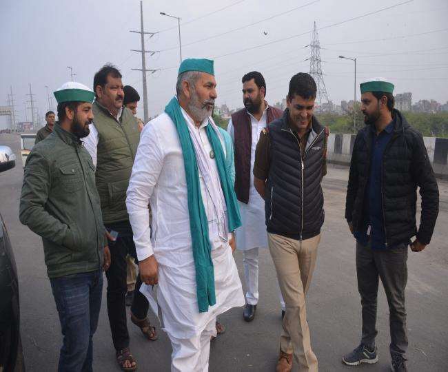 Kisan Andolan: फिर टीम के साथ यूपी गेट पर पहुंच गए किसान नेता राकेश टिकैत, पढ़िये क्या बोले?