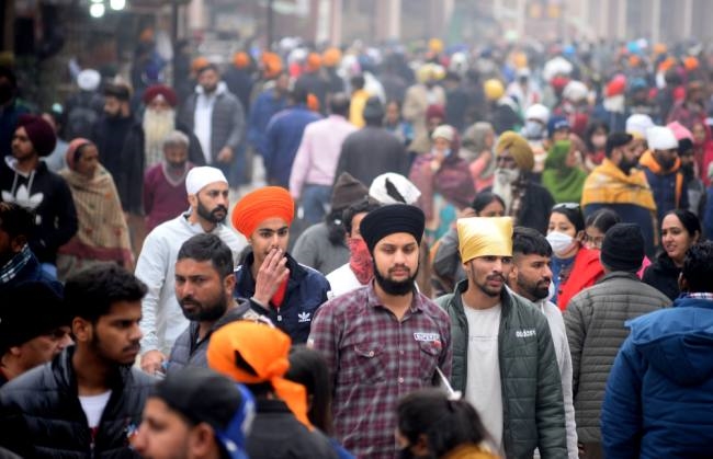 तीसरी लहर में कोरोना अनकंट्रोल, अमृतसर में पहली बार एक दिन में 963 संक्रमित मिले