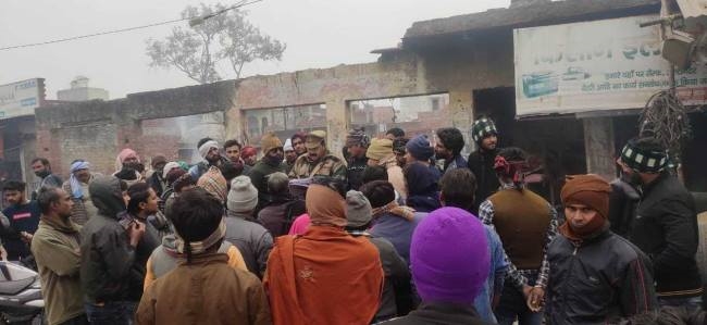 रामबाग मंदिर की जमीन को लेकर दो पक्षों में विवाद