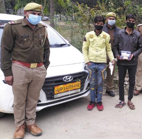 ट्रक चालक से नकदी व मोबाइल फोन लूटकर भागते लुटेरों को पकड़ा