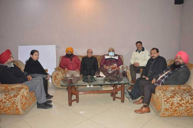 बागी गुट आज लेगा राजिंदर बेरी पर फैसला