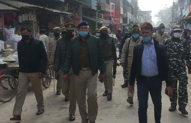 अधिकारियों ने भ्रमण कर दिलाया सुरक्षा का भरोसा