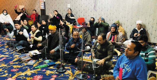 भक्ति कुंज में 'एक शाम ठाकुर
जी के नाम' समागम करवाया