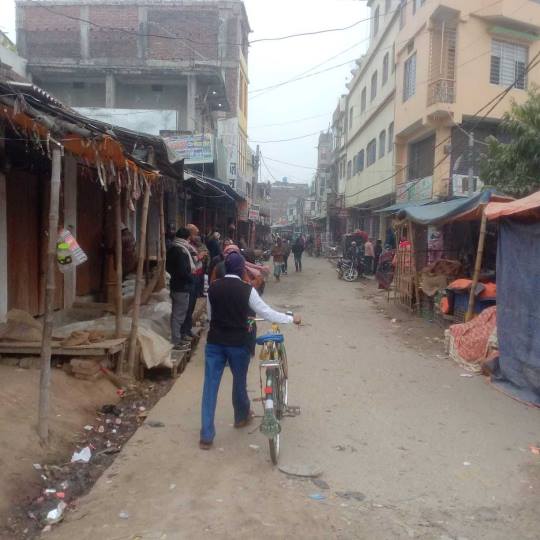 व्यवसायी की हत्या के विरोध में बंद रहा रामगढ़वा बाजार