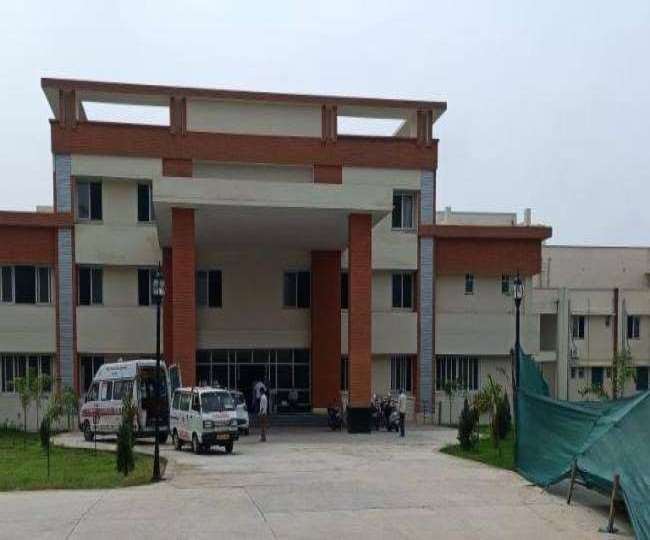 बरेली के 300 बेड कोविड हास्पिटल में खुला बंद कमरे का दरवाजा, हैरान रह गए अफसर