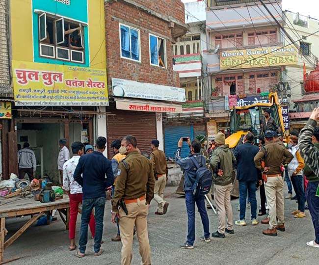 चाइनीज मांझा बेचने वालों के मकान और दुकान पर चला हथौड़ा, उज्जैन में छात्रा की मौत के बाद बड़ी कार्रवाई