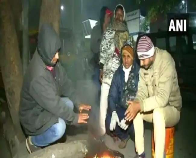 कड़ाके की ठंड के बीच पढ़िये आज कैसा रहेगा मौसम का हाल, मिलेगी राहत या बरकरार रहेगी ठिठुरन