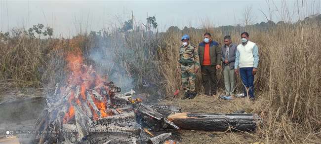 पंचतत्व में विलीन हुआ पनसाई का जांबाज, ससम्मान हुई अंत्येष्टि