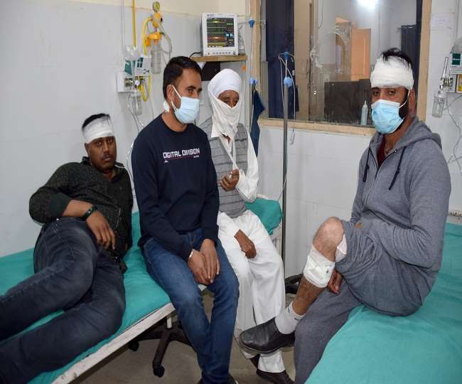 हल्द्वानी में भूमि विवाद में चौकी इंचार्ज के सामने झोंके फायर, चार घायल