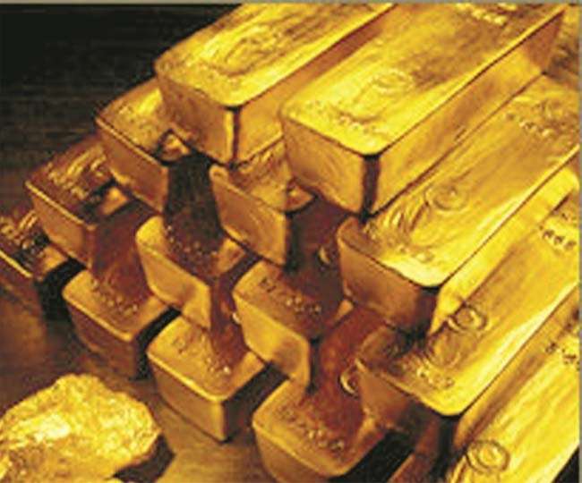 कमर में डेढ़ किलो स्वर्ण बिस्किट बांध धनबाद स्टेशन से तस्कर हो गया पार, आरपीएफ को नहीं लगी भनक