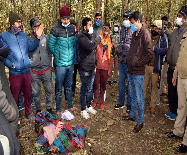 तेंदुए हमले से लोगों में गुस्सा, तीन घंटे तक जंगल में रखी लाश, आदमखोर घोषित करने की रखी मांग
