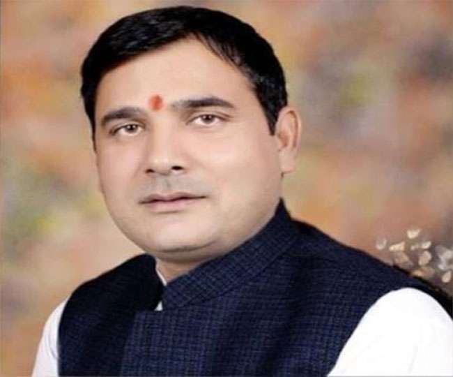 यूपी चुनाव 2022 में भड़काऊ संदेश पर लोनी से भाजपा उम्मीदवार नंदकिशोर गुर्जर को चुनाव आयोग का नोटिस