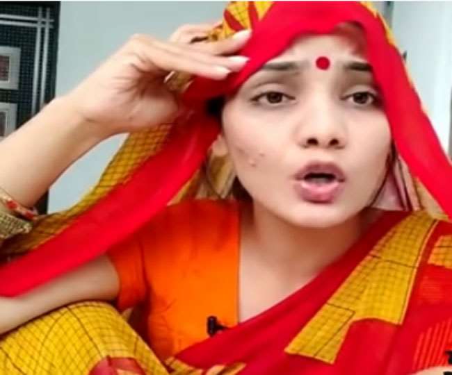 VIDEO: नेहा सिंह राठौड़ का ‘यूपी में का बा’ गीत वायरल, CM योगी पर कसे तंज, कहा- जिंदगी झंड बा, फिर भी घमंड बा
