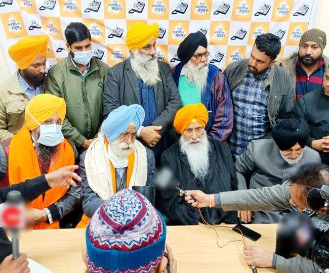 कांग्रेस छोड़ पूर्व जेल मंत्री सरवन सिंह फिल्लौर और बेटा दमनवीर शिअद (संयुक्त) में शामिल, भाजपा को मिल सकता है फायदा