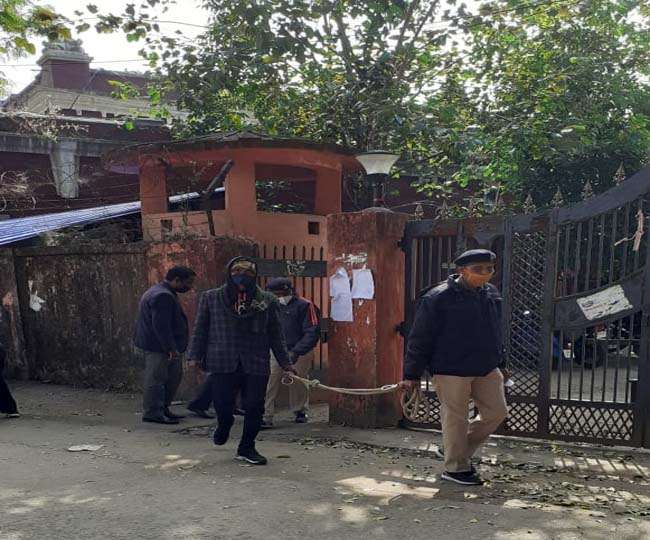 गैंग्स आफ वासेपुर: डान फहीम के करीबी की हत्या में शामिल शूटर का आत्मसमर्पण, अब प्रिंस की बारी