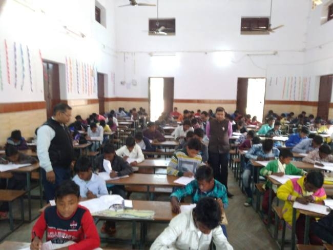 448 बच्चों ने दी एकलव्य स्कूल की प्रवेश परीक्षा