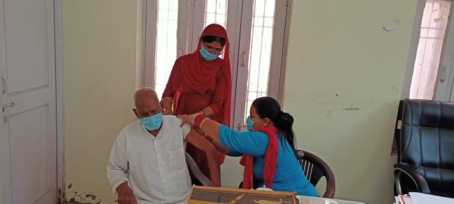 2381 लोगों ने लगवाई कोरोना वैक्सीन, 10 हजार कोविशिल्ड वैक्सीन की मिली डोज