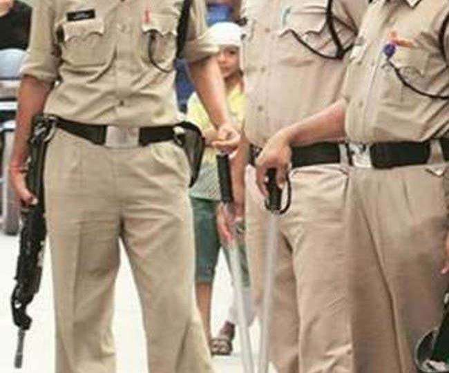 MP: कोरोना संकट में पुलिसकर्मियों को हंसाने की अनूठी पहल, यूट्यूब चैनल पर अधिकारी सुनाएंगे नौकरी के मजेदार किस्से