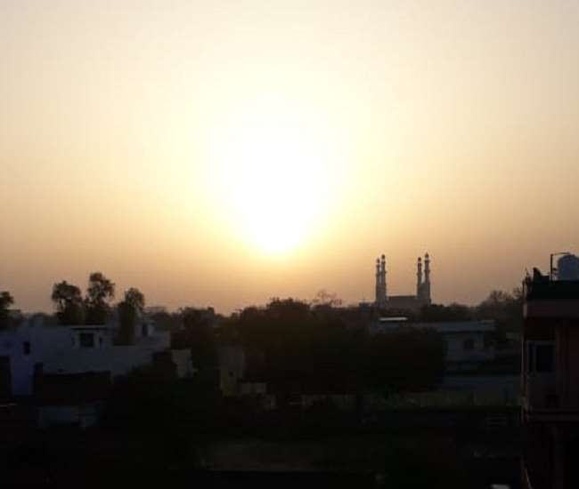Aligarh Weather Forecast : शुक्रवार को देर शाम आंधी व बूंदाबांदी से मिली थोड़ी राहत Aligarh news