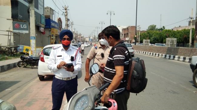 आमजन की सुरक्षा में लगी खाकी के दो दिन में तीन जवान आ रहे कोरोना की चपेट में