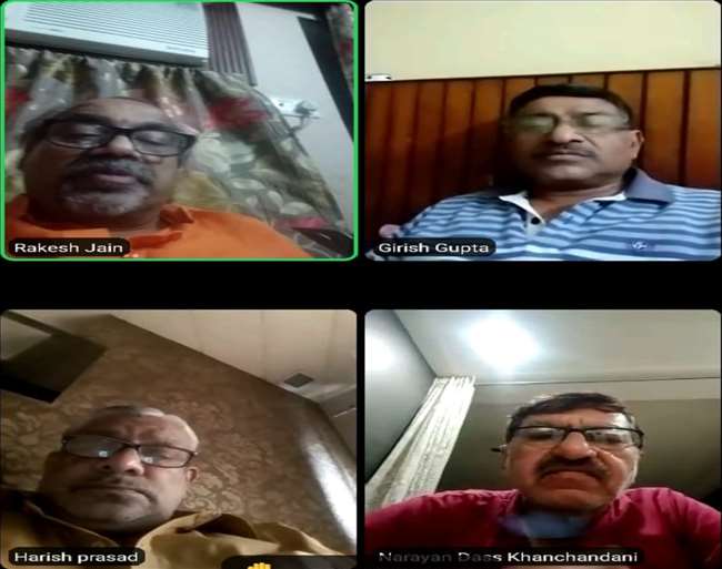वाराणसी में व्यापारियों ने उठाई कोरोना अवधि में बैंकों का ब्याज माफ करने की मांग