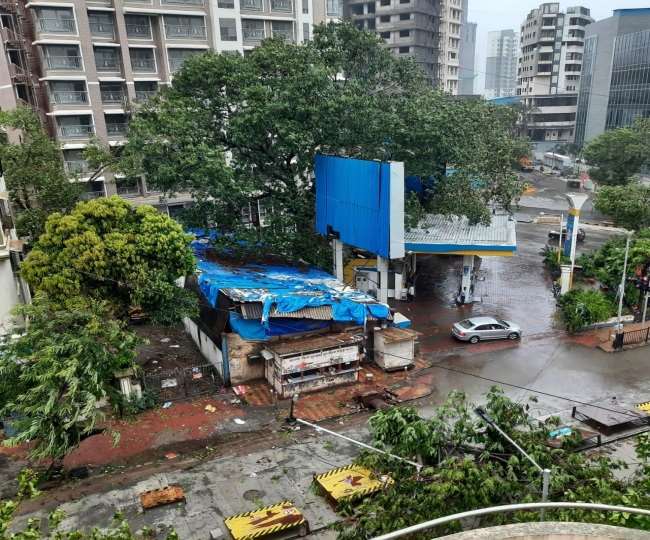 Cyclone Tauktae: मुंबई में तेज हवा के साथ भारी बारिश, छह की मौत; तबाह हुए कोविड सेंटर