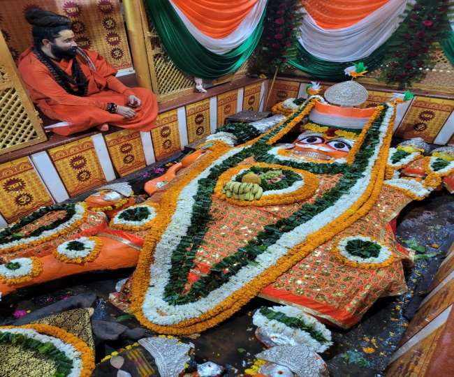 ज्येष्ठ महीने के पहले मंगलवार को हनुमान जी के दरबार में उमड़ा भक्तों का हुजूम