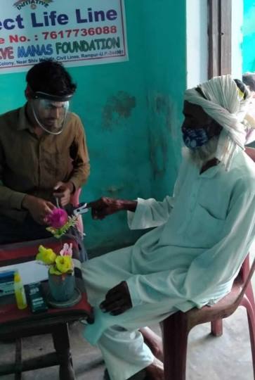 बिना अस्पताल जाए ग्रामीणों की सेहत की जांच