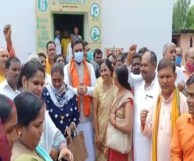 बिहार के मंत्री बोले-पहले भी तो भाजपा-जदयू अलग चुनाव लड़ते ही रहे हैं, यूपी पर राज्य प्रभारी लेंगे निर्णय