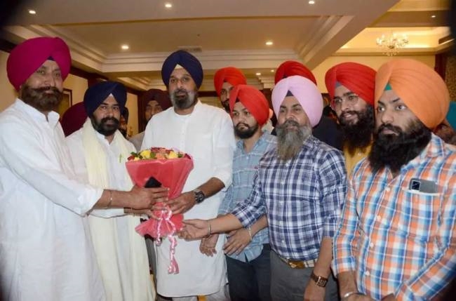 मजीठिया से मिले राजपाल, बूथ लेवल की कमेटियों का गठन करेंगे