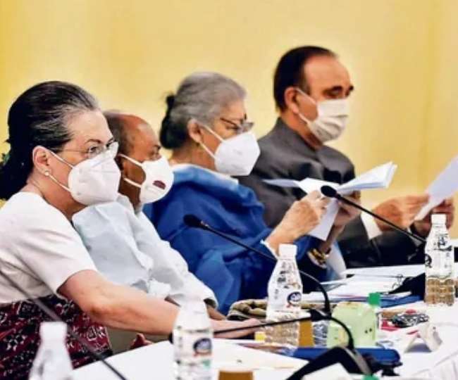कांग्रेस कार्यसमिति की बैठक में सरदार पटेल की कश्मीर नीति पर उठे सवाल तो कुछ सदस्यों ने जताई आपत्ति, जानें पूरा वाकया