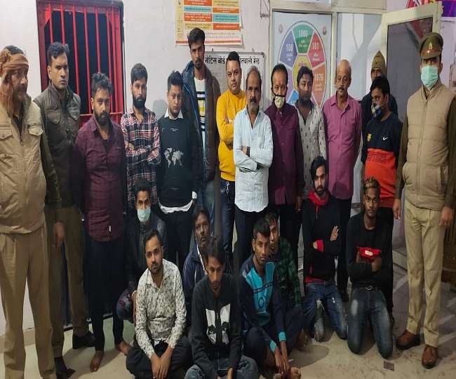 Gambling in Meerut: खंडहरनुमा घर में चल रहा था जुआ, पूर्व सभासद समेत 17 पकड़े