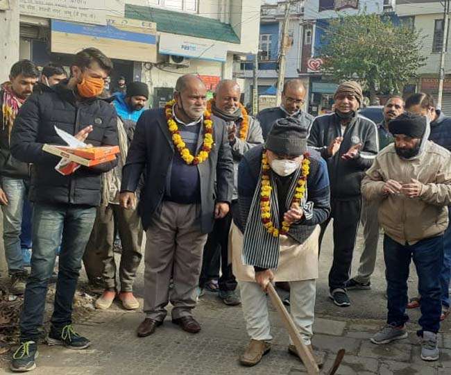 Jammu Municipal Corporation: शास्त्री नगर में 17.46 लाख से तैयार होगी गली-नालियां, चरणबद्ध तरीके से करवाया जा रहा काम