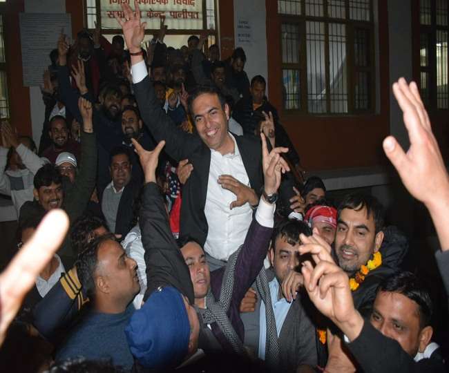 सुरेंद्र दूहन बने वकीलों के प्रधान, रात तक होती रही मतगणना