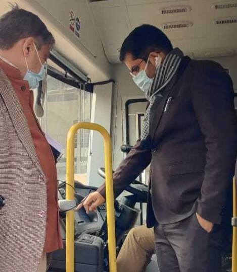 अलीगढ़ शहर में दौड़ीं इलेक्ट्रिक बसें