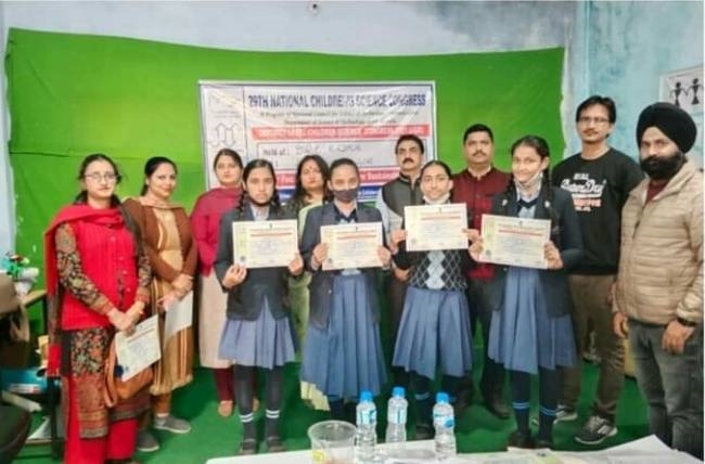 राष्ट्रीय बाल विज्ञान कांग्रेस में दो विद्यार्थियों का चयन