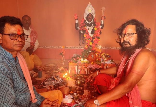 पथरौल बजरंगवली मंदिर में भजन संध्या पर झूमे दर्शक