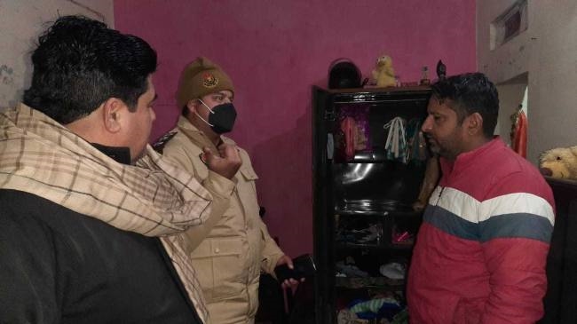 बंद घर से आधा किलो चांदी के गहने और नकदी चोरी