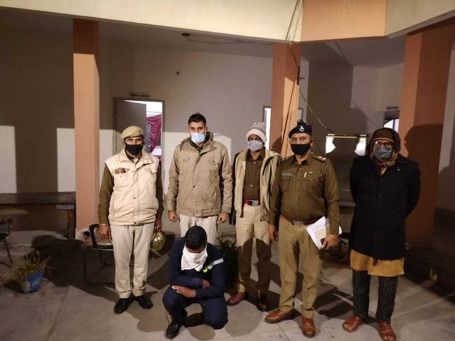 हरियाणा पुलिस की वर्दी पहन फर्जी सिपाही बनकर घूम रहा युवक गिरफ्तार