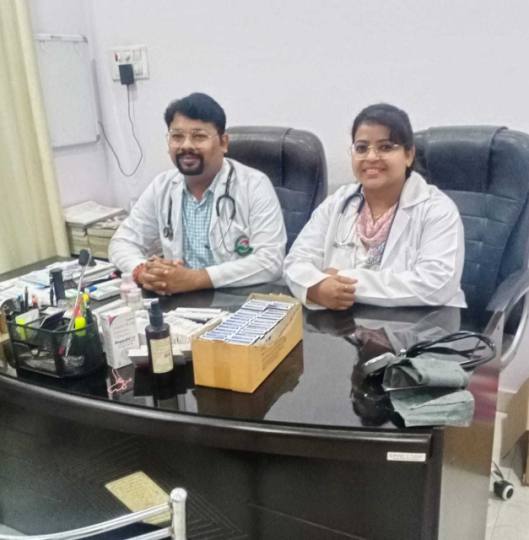 जैविक खेती के लिए किसानों को प्रेरित कर रहे हैं चिकित्सक दंपती