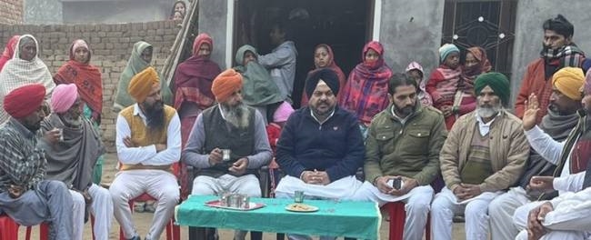 मुक्तसर के गांवों में कंवरजीत सिंह ने सुनीं लोगों की समस्याएं