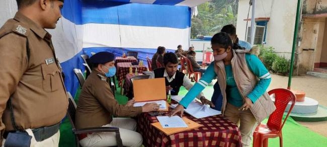 इंजीनियर और पीजी डिग्रीधारी बने दारोगा